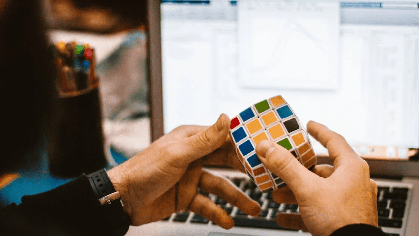 Cara Bermain Rubik 3x3 dan Langkah untuk Menyelesaikannya | Telkomsel